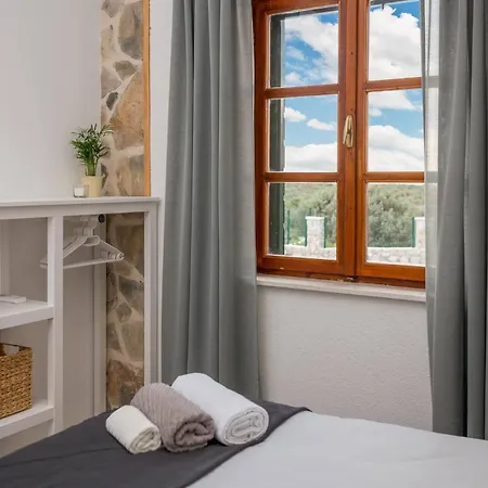 Adamaris Rogoznica (Sibenik-Knin)