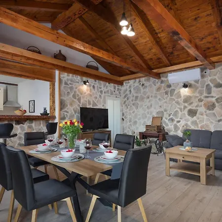 Adamaris Rogoznica (Sibenik-Knin)