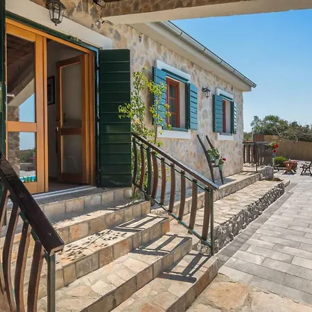 Villa Adamaris *